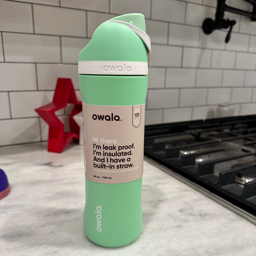 24oz Owala Yoda Water Bottle